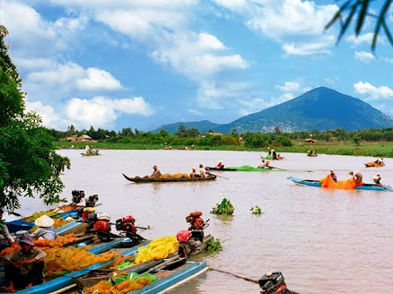 Một Dòng Sông Xuân (HT Thích Thái Hòa) Một Dòng Sông Xuân (HT Thích Thái Hòa)
